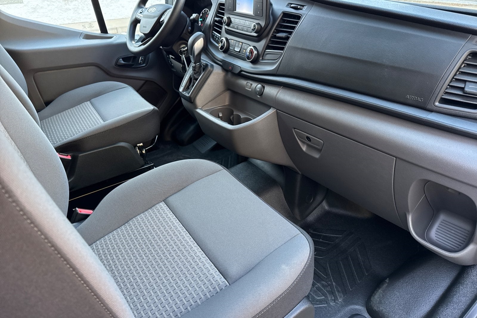 2025 Ford Transit-350 XL