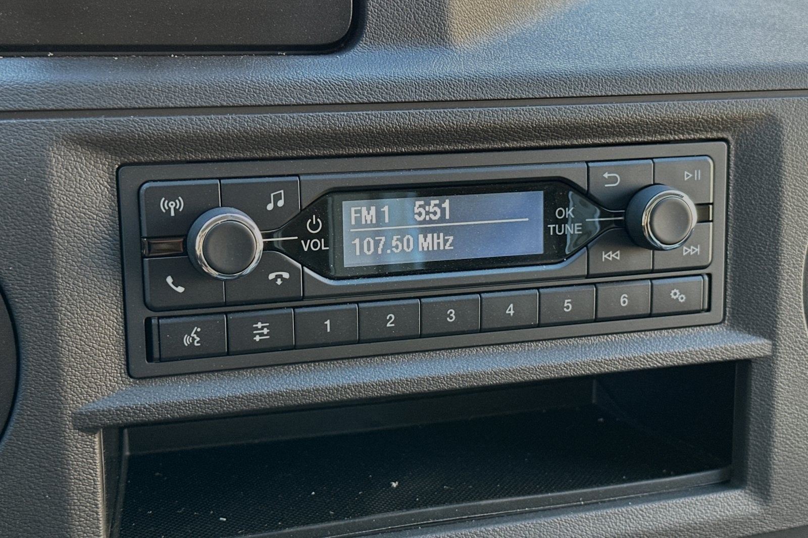 2025 Ford E-350SD Base Cutaway