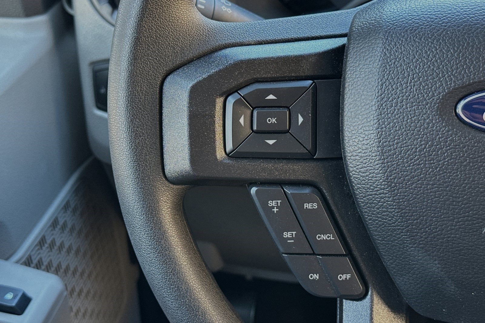 2025 Ford E-350SD Base Cutaway