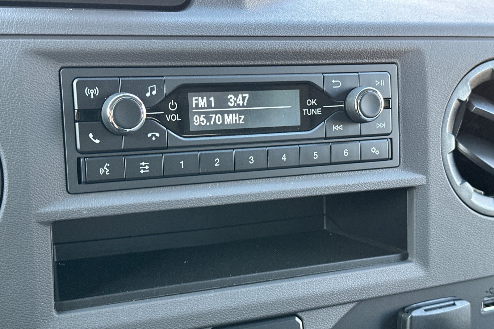 2025 Ford E-350SD Base Cutaway