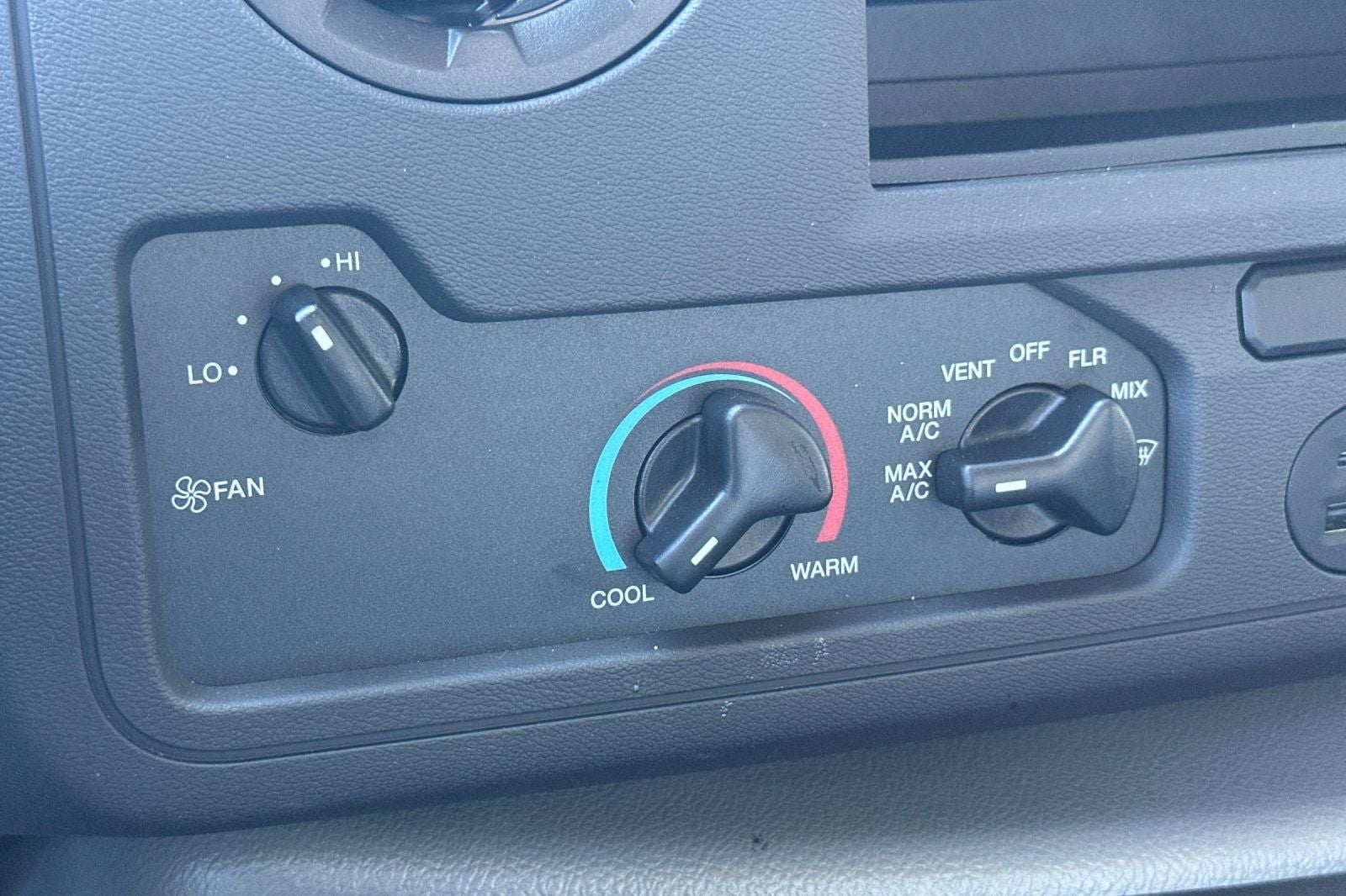 2027 Ford E-450SD Base DRW