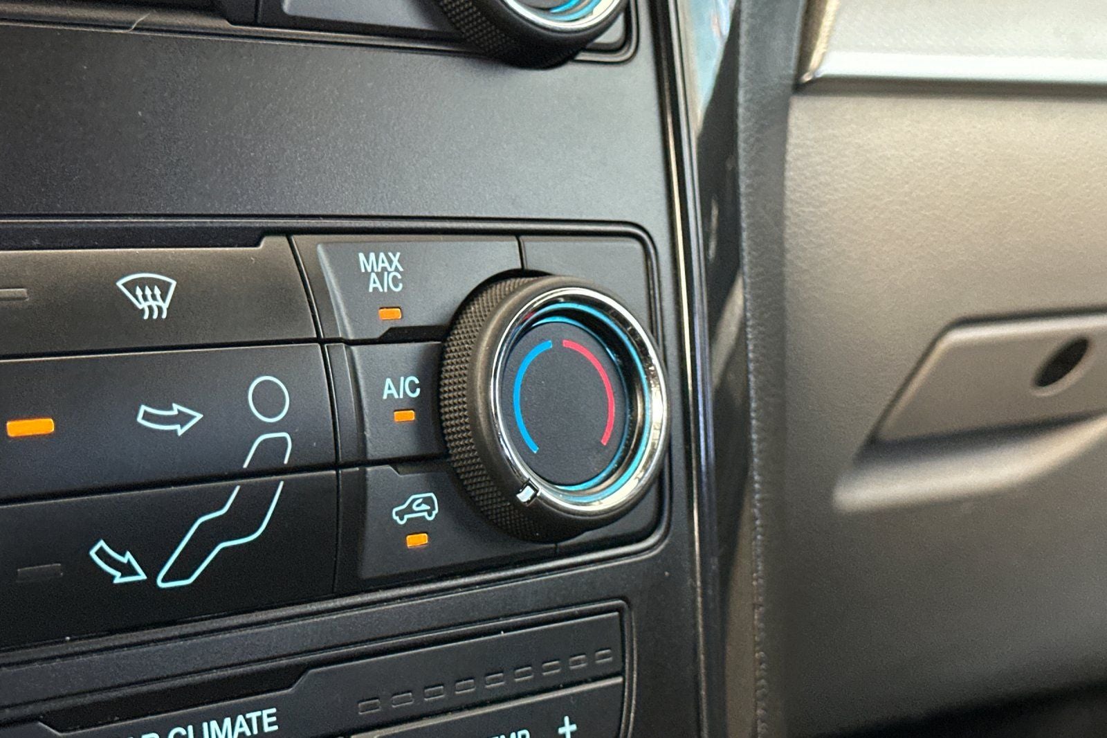 2018 Ford Explorer Base