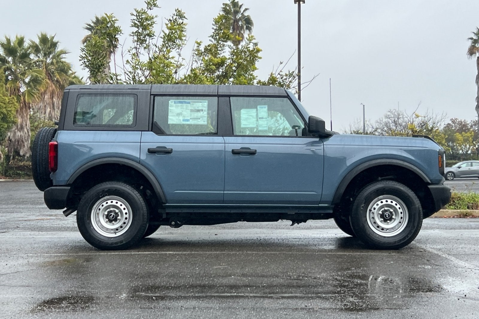 2025 Ford Bronco Base