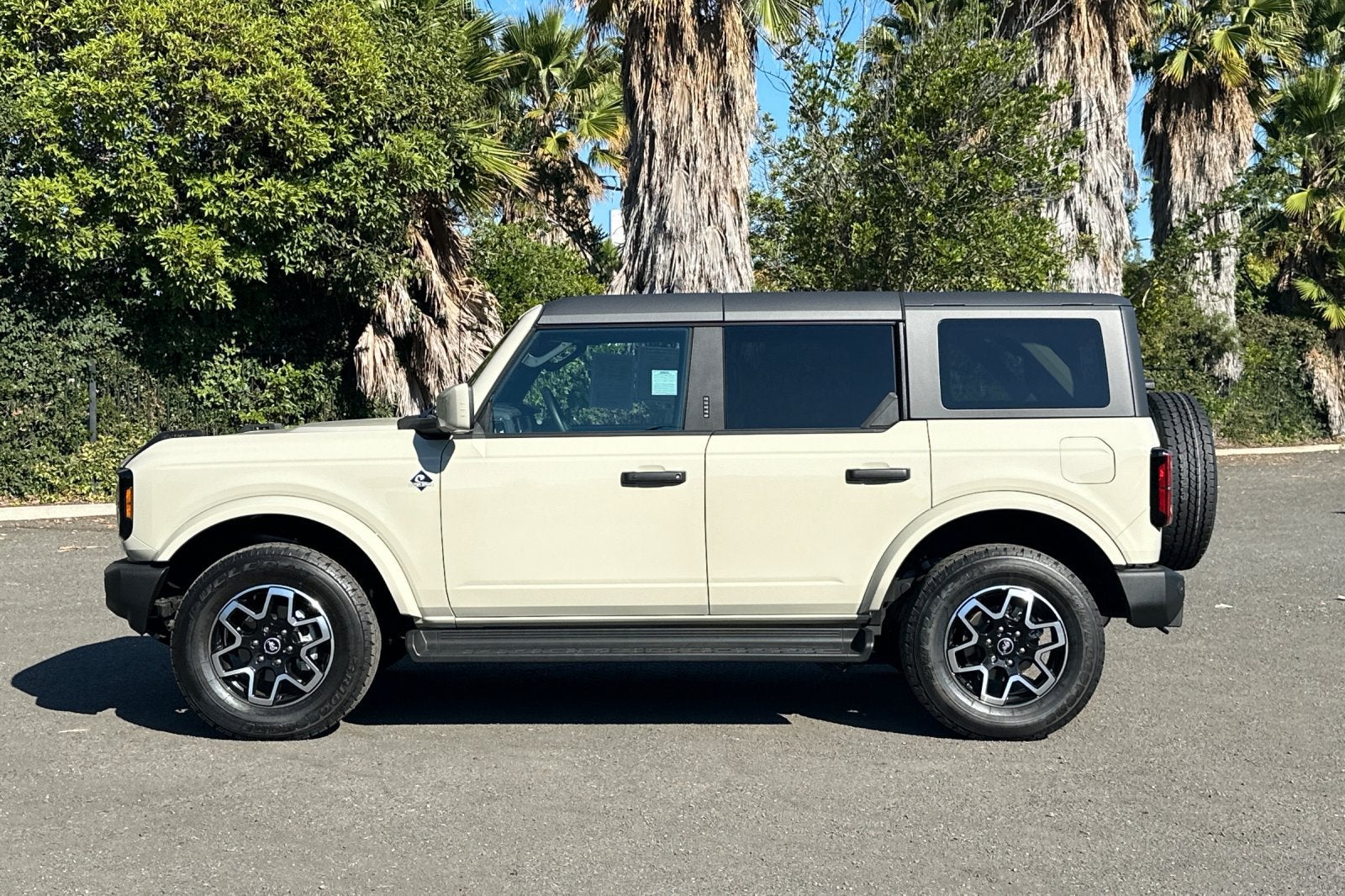 2026 Ford Bronco Outer Banks®