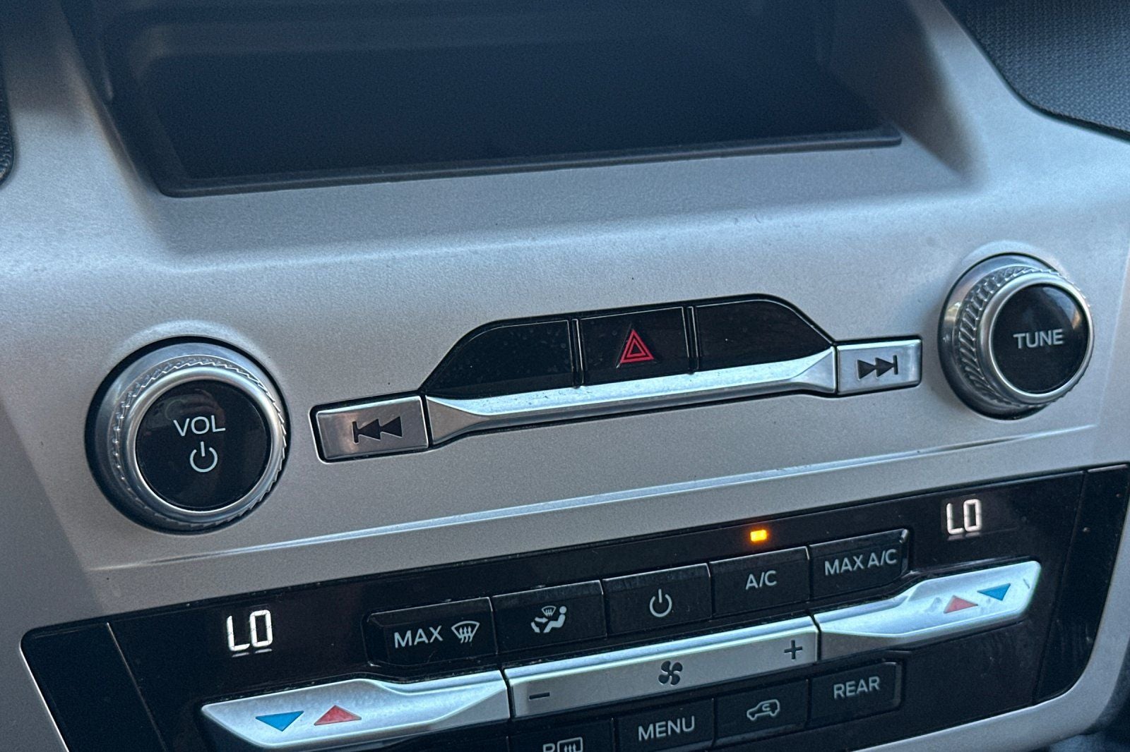2021 Ford Explorer Base