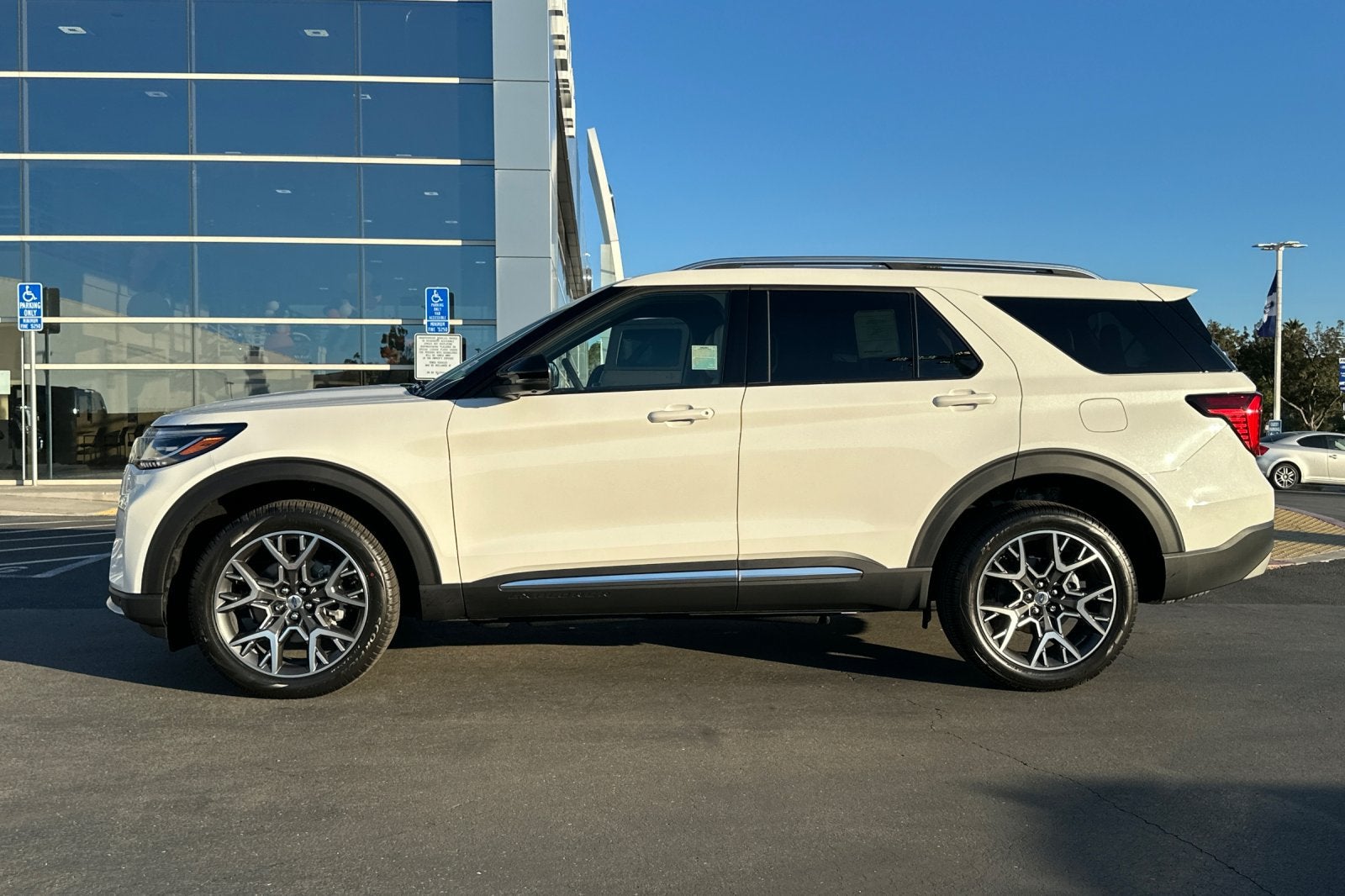 2027 Ford Explorer Platinum™