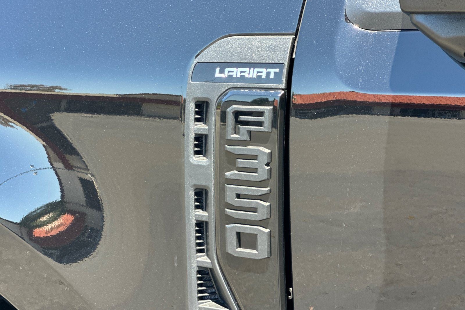 2026 Ford F-350SD Lariat