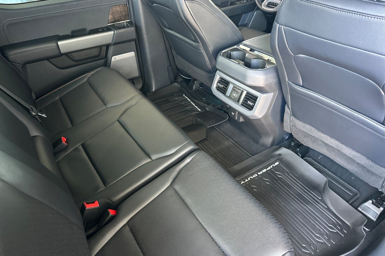 2025 Ford F-350SD Lariat DRW