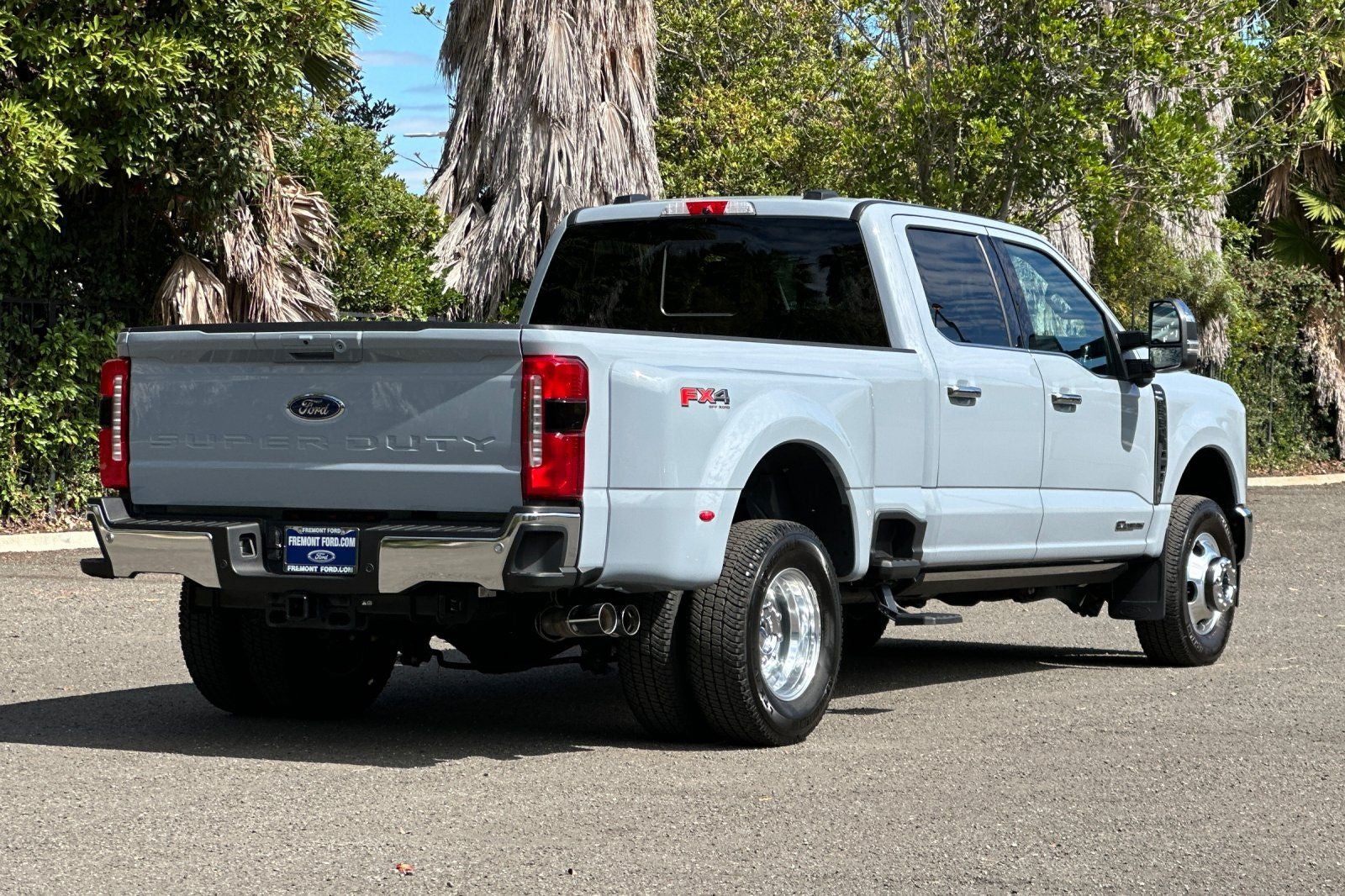 2025 Ford F-350SD Lariat DRW