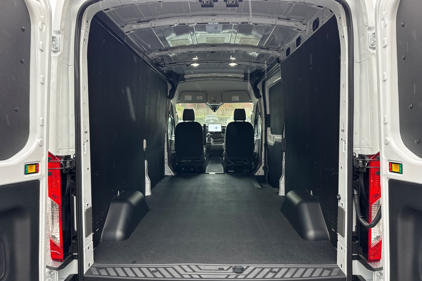 2027 Ford Transit-250 T-250 148" Med Rf 9150 GVWR RWD