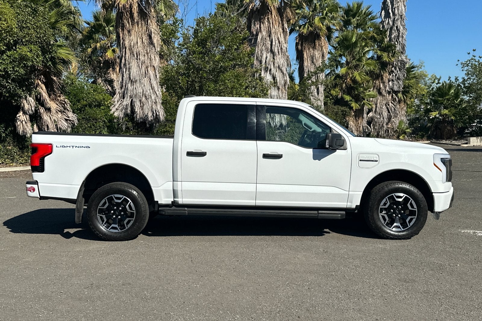 2023 Ford F-150 Lightning Pro