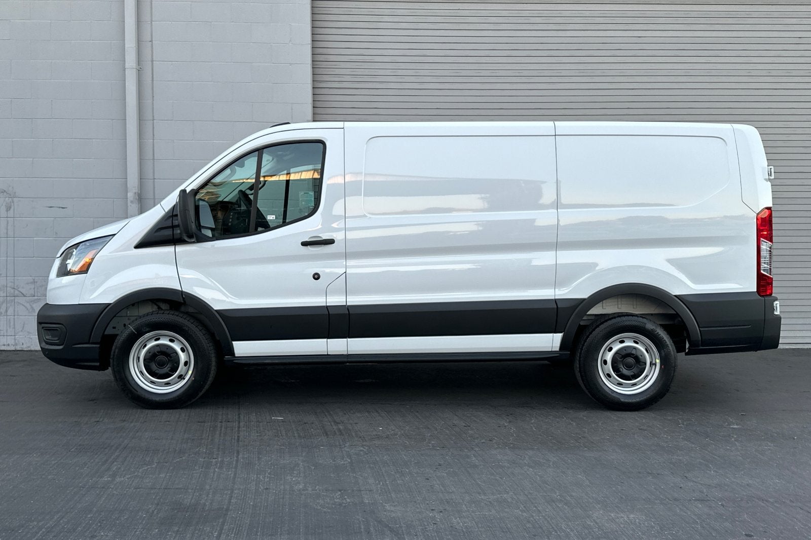2027 Ford Transit-150 T-150 130" Low Rf 8800 GVWR RWD