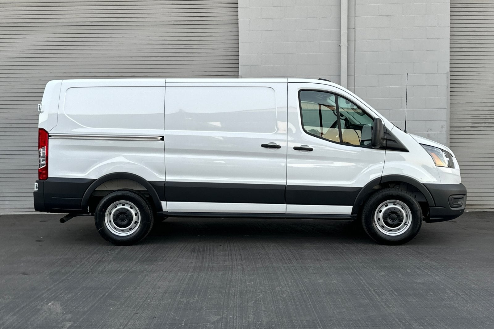 2027 Ford Transit-150 T-150 130" Low Rf 8800 GVWR RWD