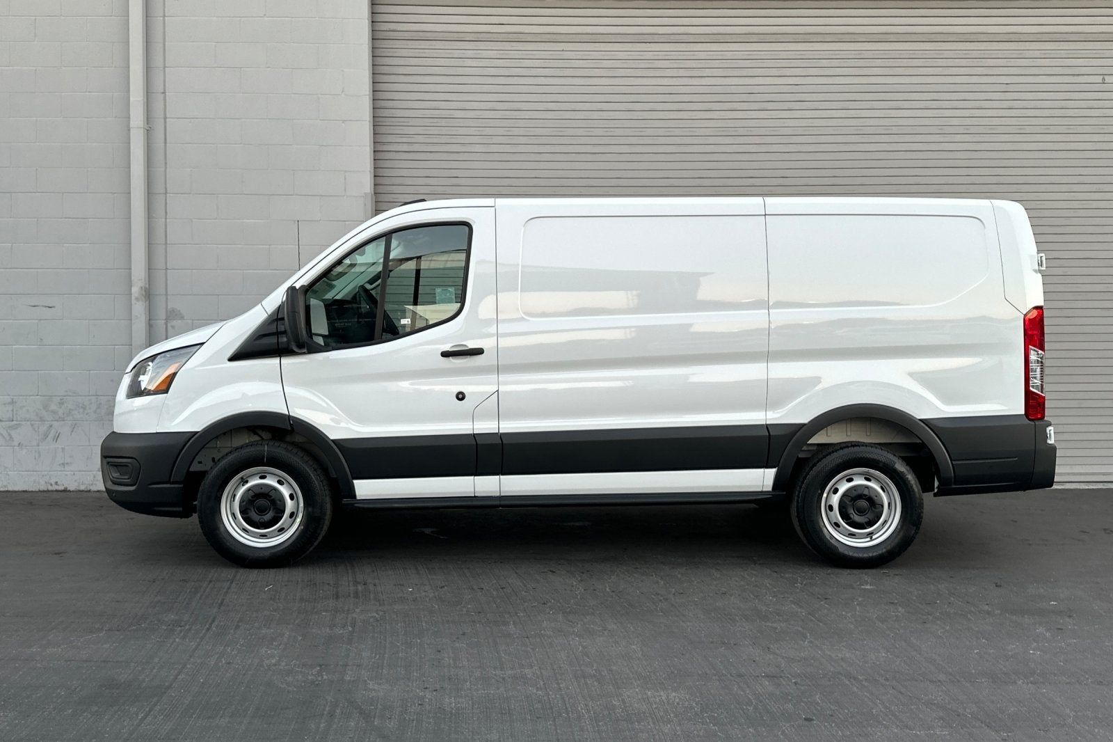 2027 Ford Transit-150 T-150 130" Low Rf 8800 GVWR RWD