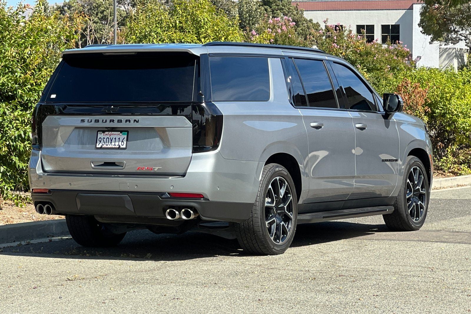 2025 Chevrolet Suburban RST