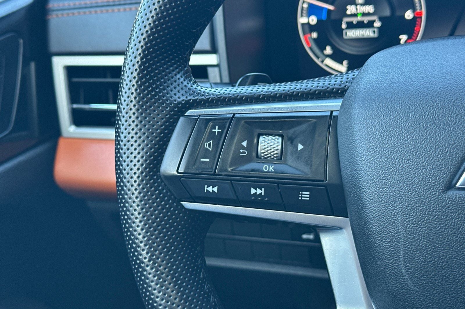 2024 Mitsubishi Outlander SEL