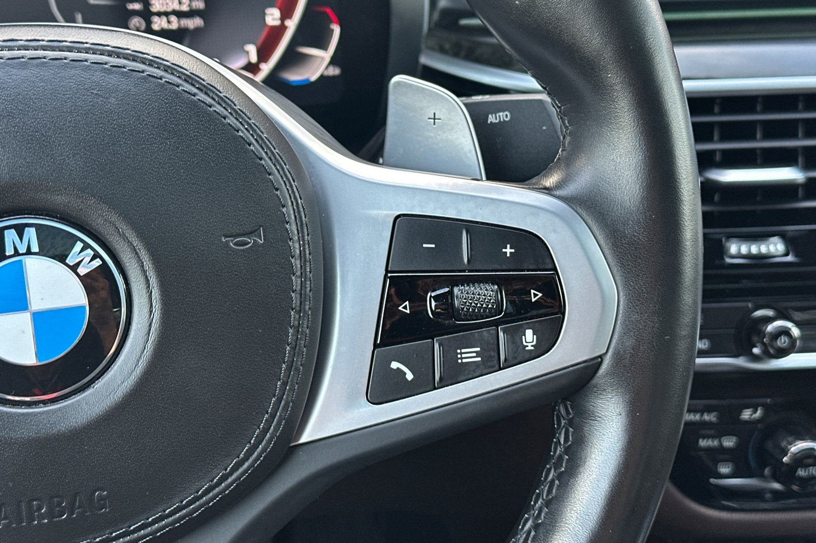 2022 BMW 5 Series M550i xDrive