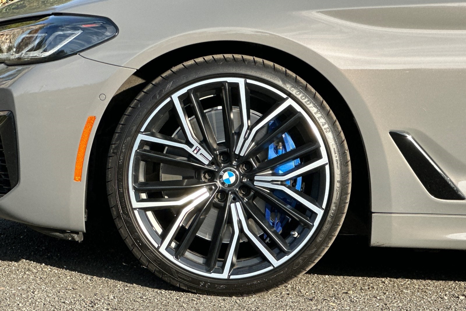 2022 BMW 5 Series M550i xDrive