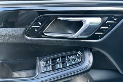 2018 Porsche Macan Turbo