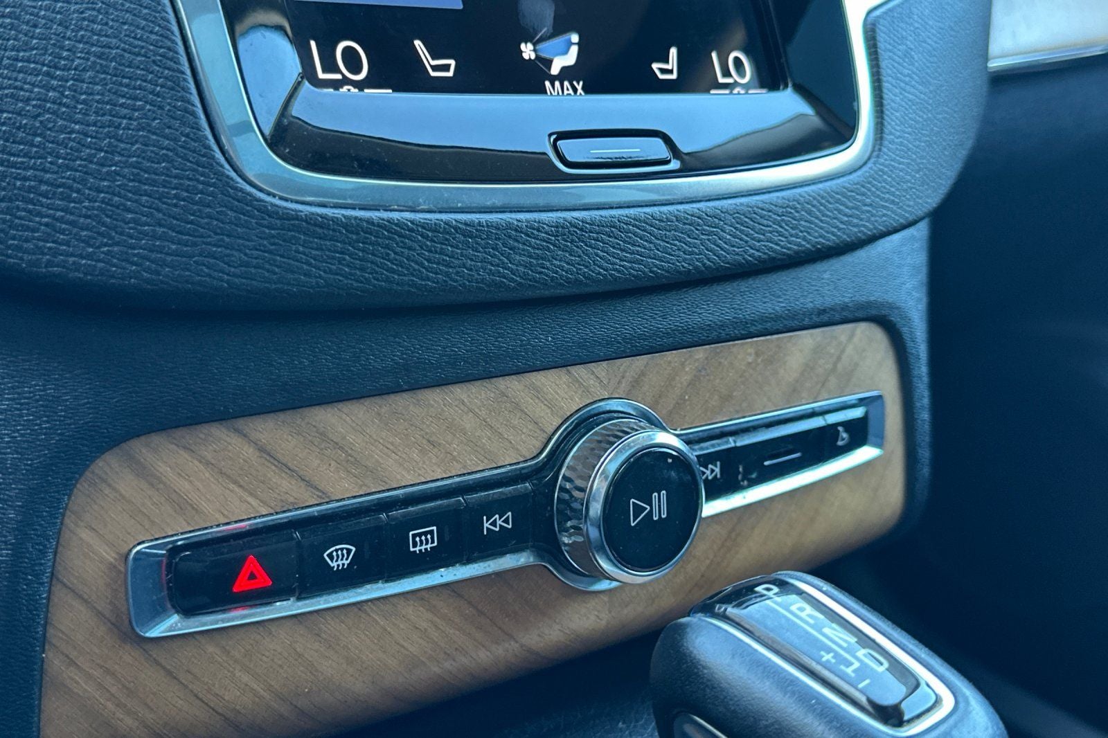 2022 Volvo XC90 T5 Momentum