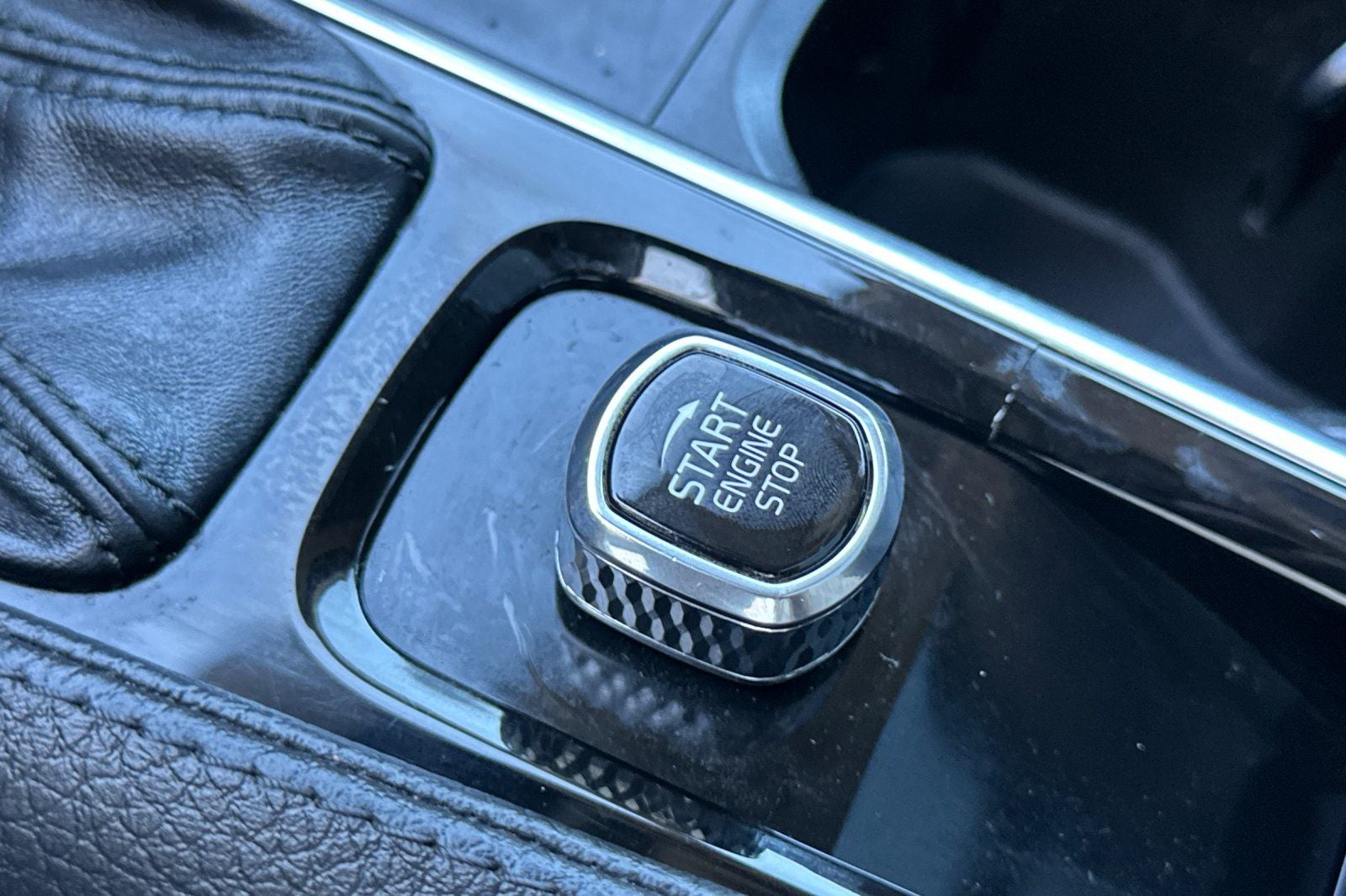 2022 Volvo XC90 T5 Momentum