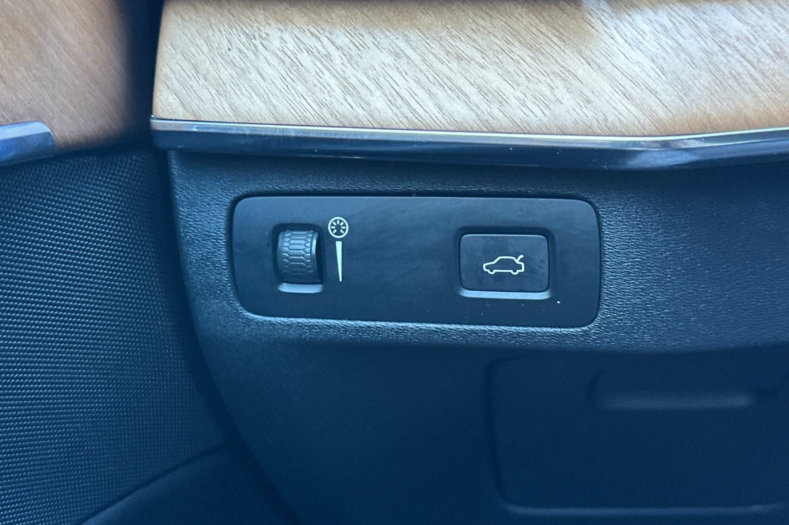 2022 Volvo XC90 T5 Momentum