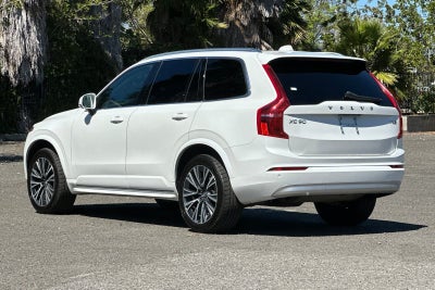 2022 Volvo XC90 T5 Momentum
