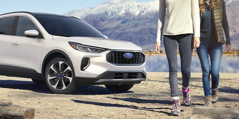 white 2023 Ford Escape img