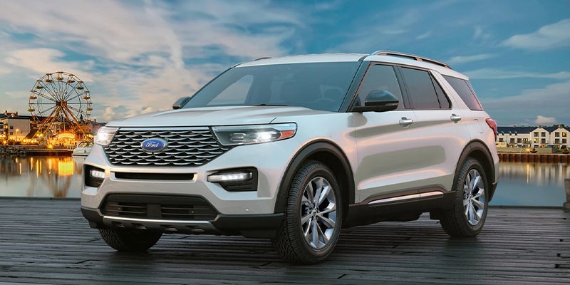 white 2023 Ford Explorer img